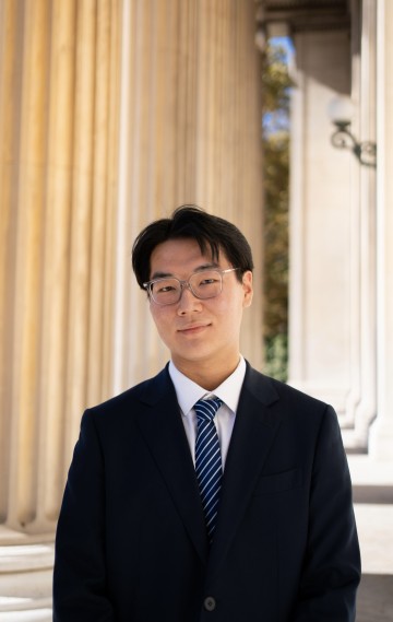 Lochlan Zhang